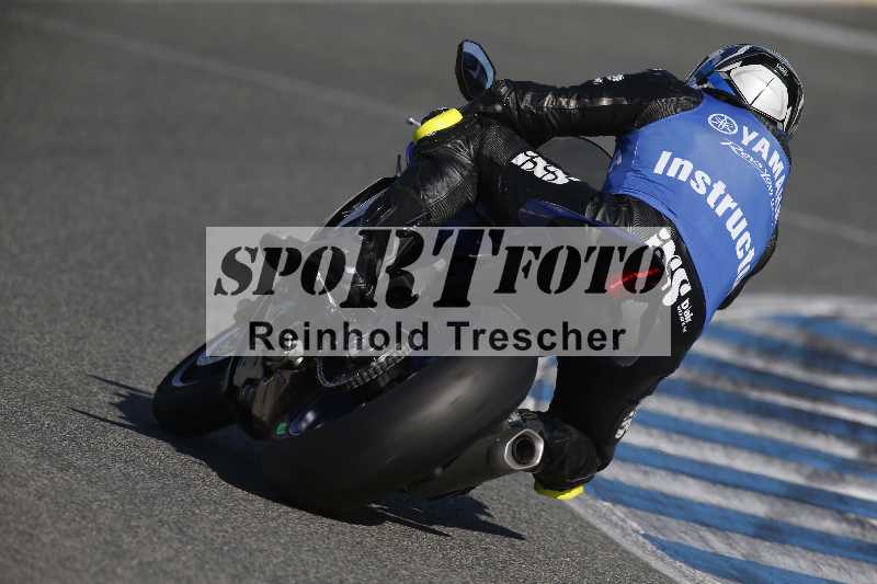 /Archiv-2024/01 26.-28.01.2024 Moto Center Thun Jerez/Gruppe gruen-green/backside